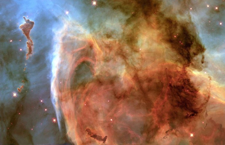 NGC_3372_Carina_Nebula_pillars-768x496