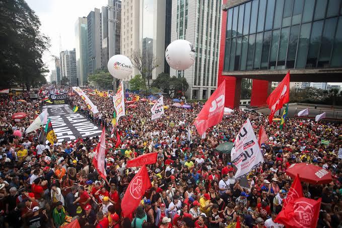 Resolução política sobre as persepctivas brasileiras